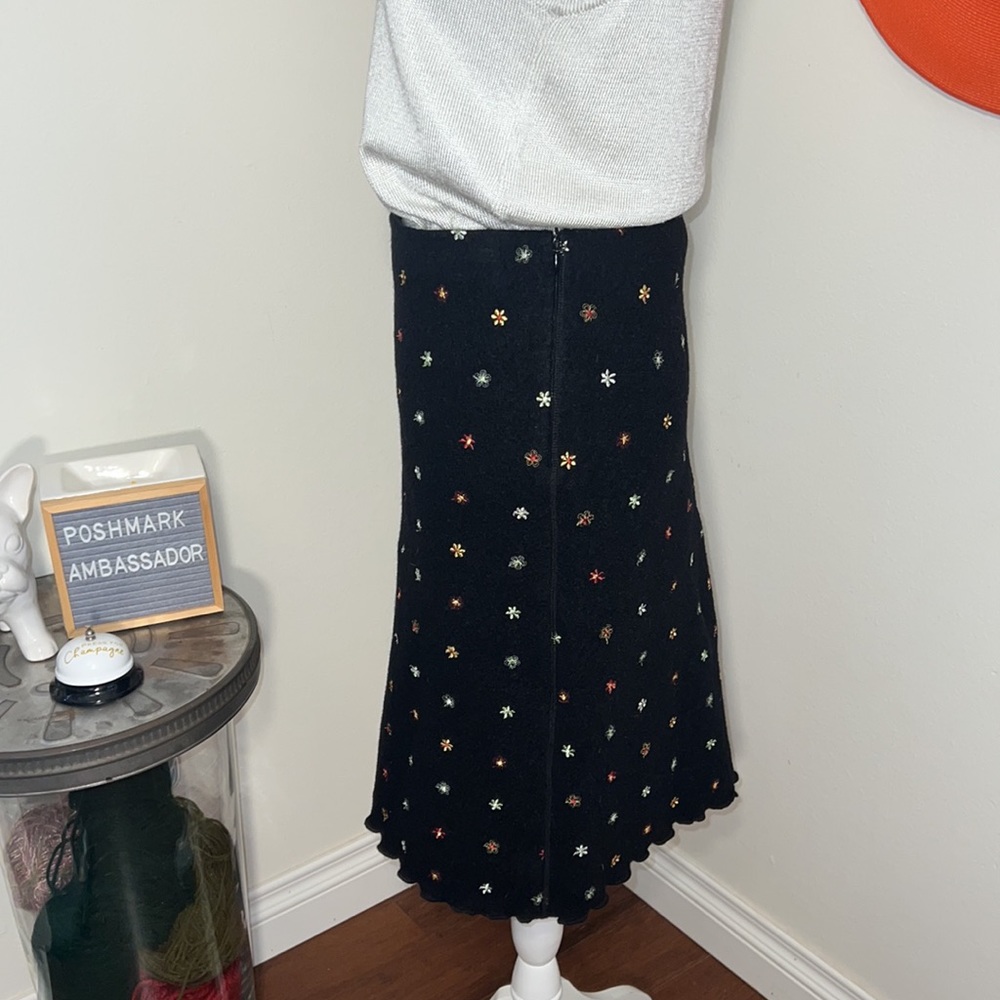 Beautiful Moschino CheapandChic Wool Floral Embroidered Skirt Sz. 8 - Picture 3 of 7
